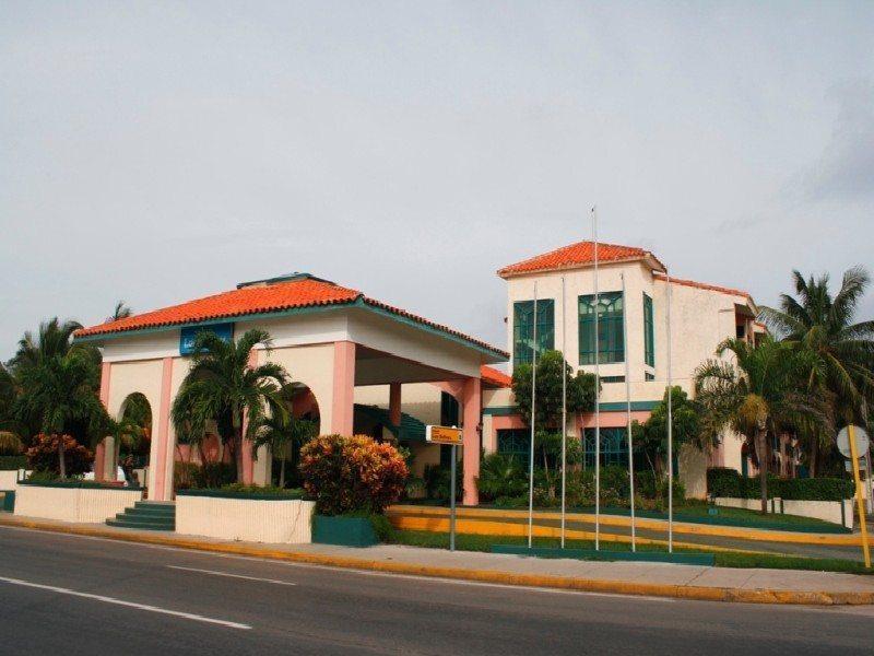 Islazul Los Delfines Hotel Varadero Buitenkant foto